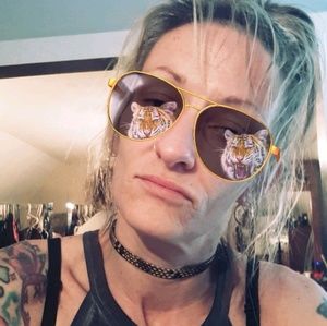 Meet your Posher, Tonya